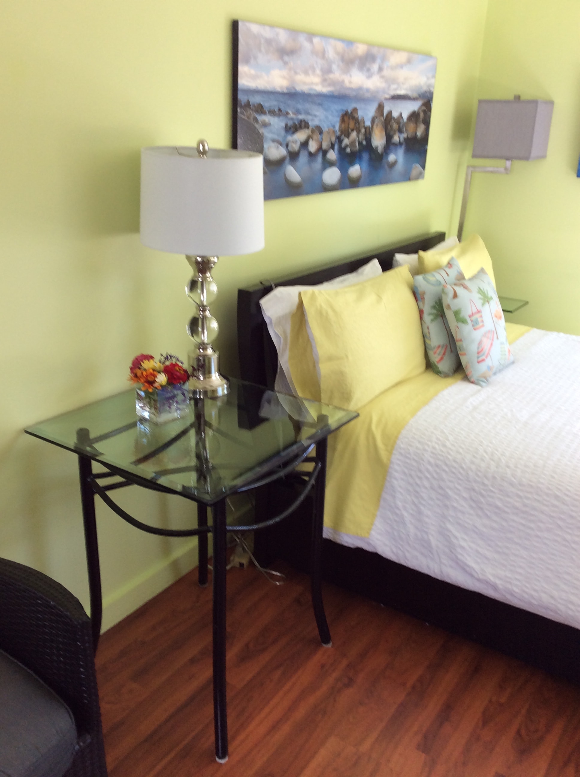 Ivy Room bed and side table